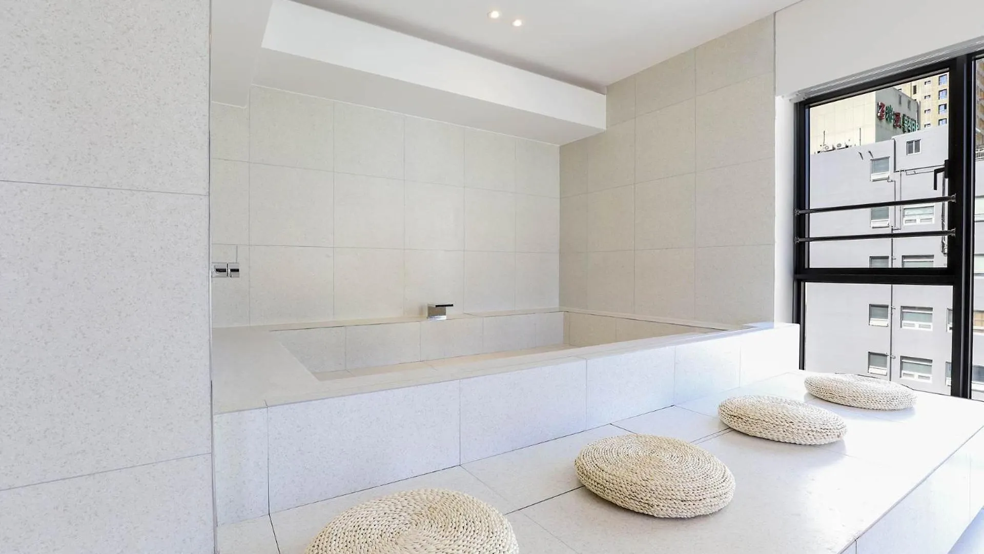 Brown Dot Hotel Haeundae Busan 2*,  South Korea